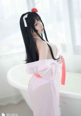 欧美女中长薄款风衣_BD免费高清观看