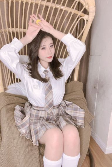 日韩式羽毛线双眼皮_最近手机在线观看